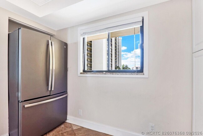 Building Photo - 300 Ocean Trail Way