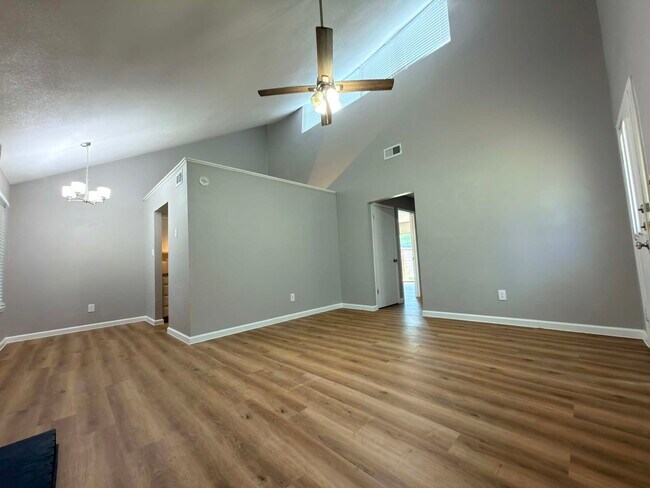 Building Photo - Jackson Manor Town Homes