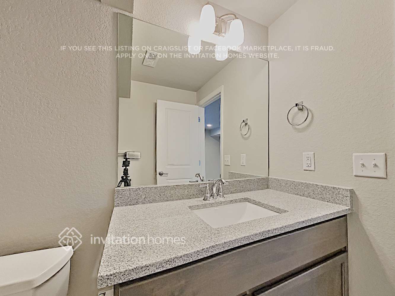 Building Photo - 4222 Prairie Dr