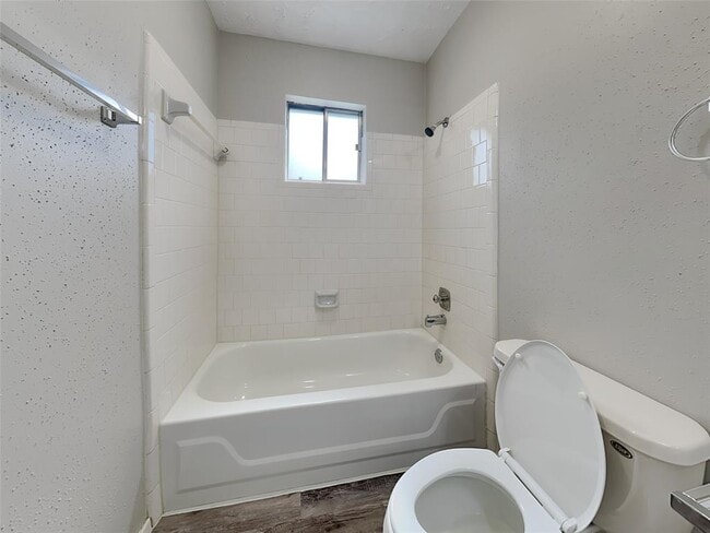 Building Photo - 11122 Drakeland Dr