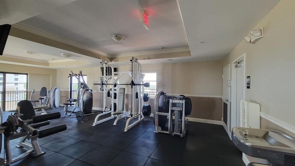 Building Photo - 2509 N Ocean Blvd