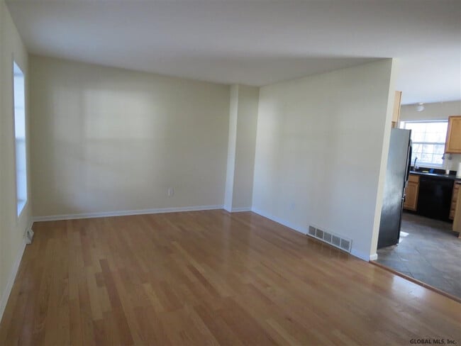 Building Photo - 656 Stark Terrace