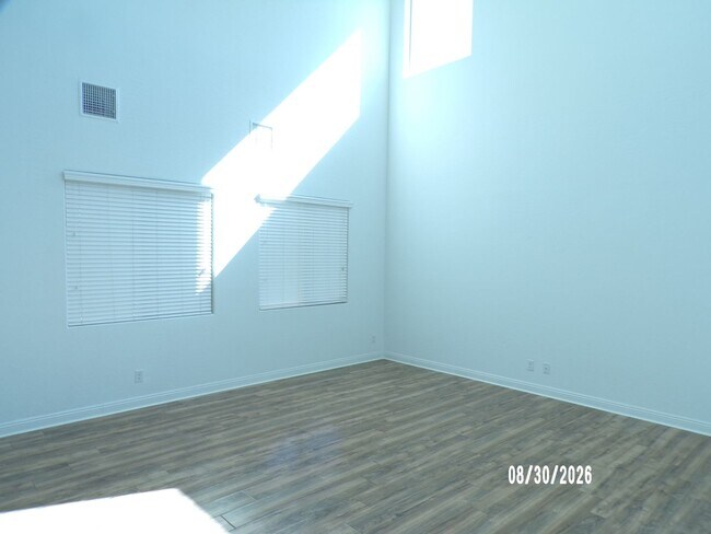 Building Photo - 1051 Whitworth Ave