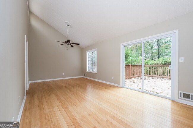Building Photo - 120 Avalon Way