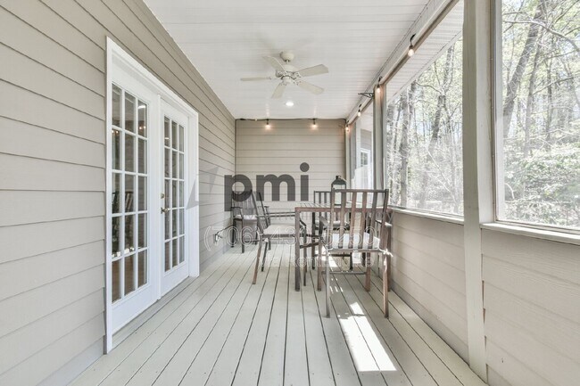 Building Photo - 373 Dach Bruche Gasse