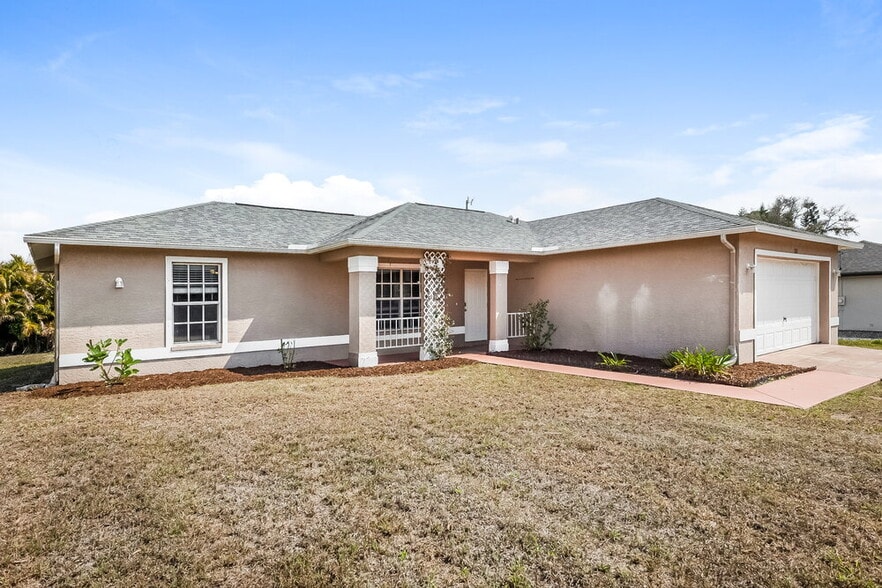 Building Photo - 811 SW 14th Pl