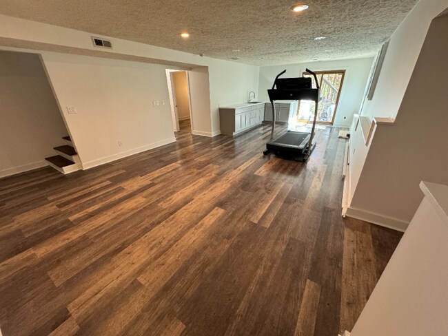 Building Photo - 8413 La Habra Ln