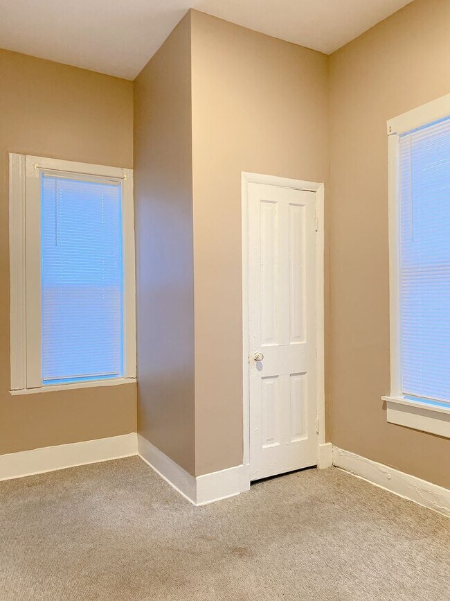 Building Photo - ZIGZAG, LLC:[TRAN][ZIGZAC][KT][CAG] 1942 S 16 ST