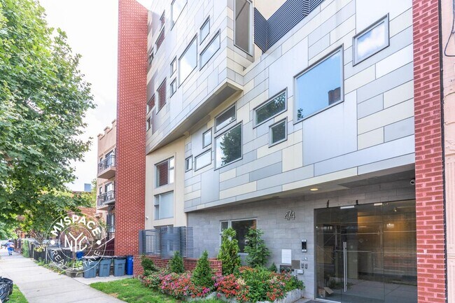 Building Photo - 474 Grand Ave