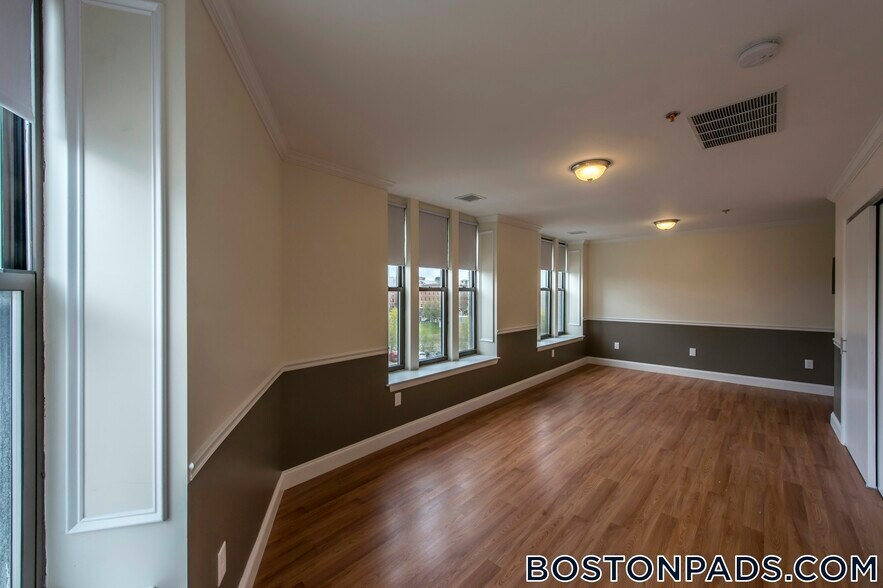 Building Photo - 1088 Boylston St