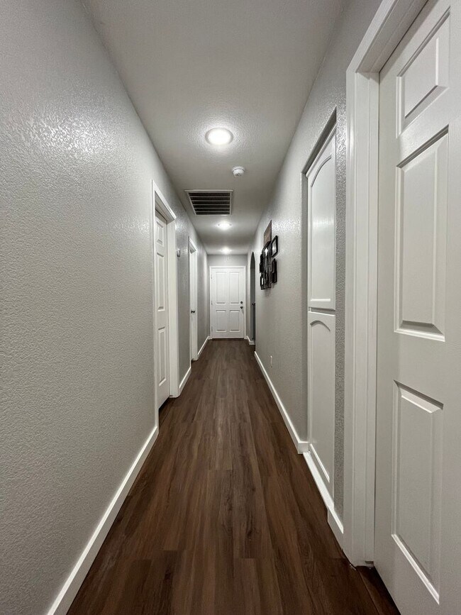 Building Photo - VILLA CHAPARRAL