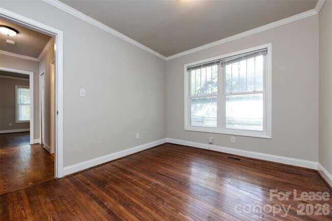 Building Photo - 1225 Kennon St