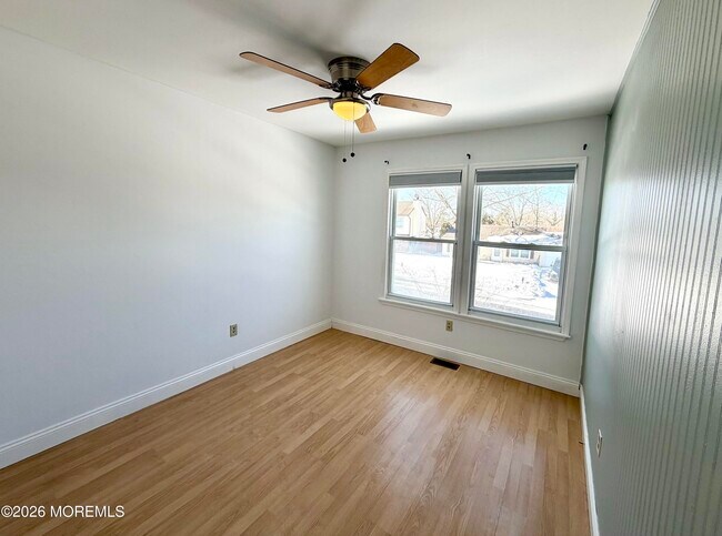 Building Photo - 70 Village Dr