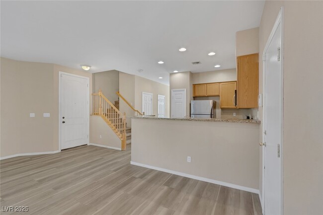 Building Photo - 9835 W Spinnaker Creek Ave