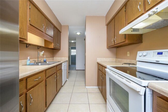 Building Photo - 1016 Martex Dr