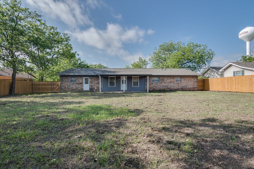 Back yard - 208 W. Fourth St.