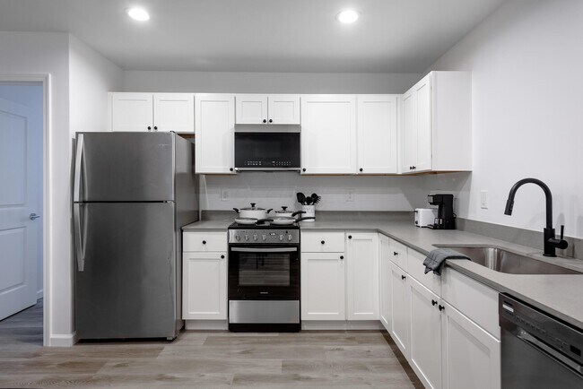 Building Photo - 62 S Main St