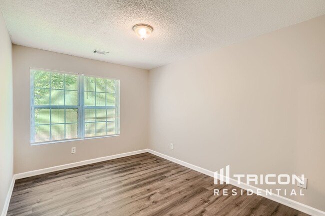 Building Photo - 210 Signet Ct