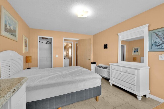 Building Photo - 203 Coco Plum Dr