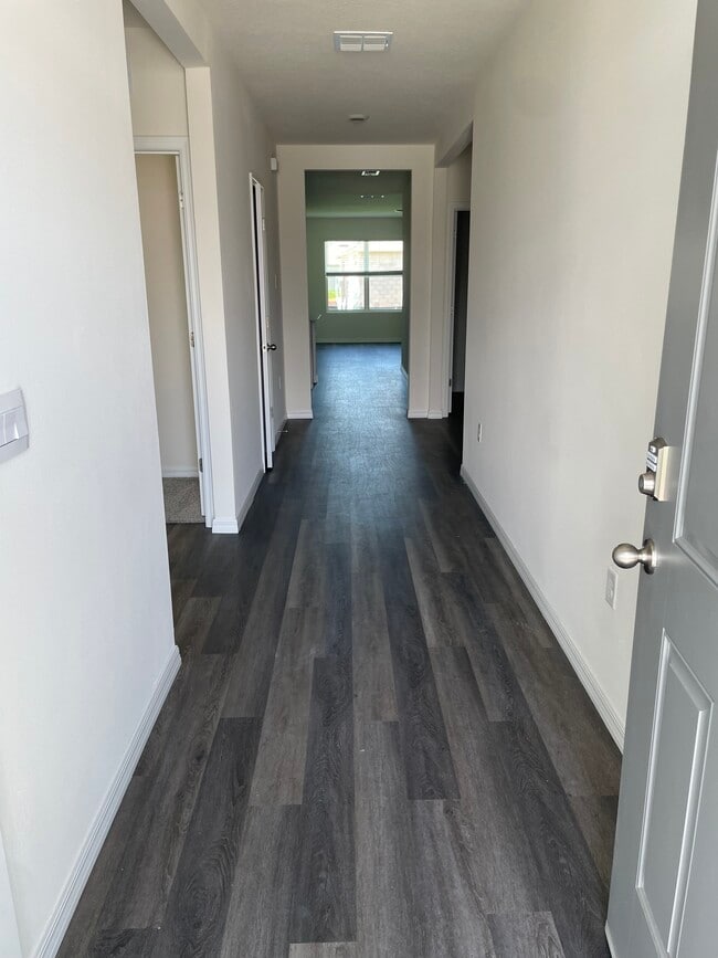 Building Photo - 1005 Ellerston St