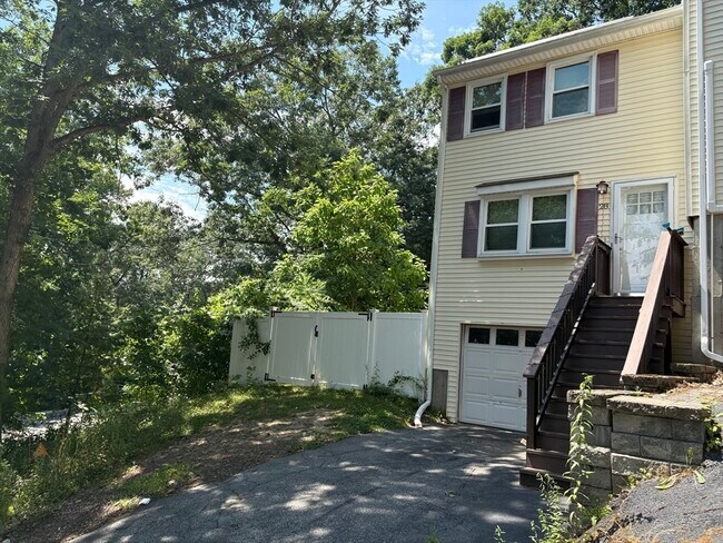 Building Photo - 28 Mildred Ave