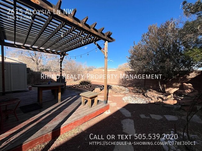 Building Photo - Southwestern 3 Bedroom 2 Bathroom Home In ...