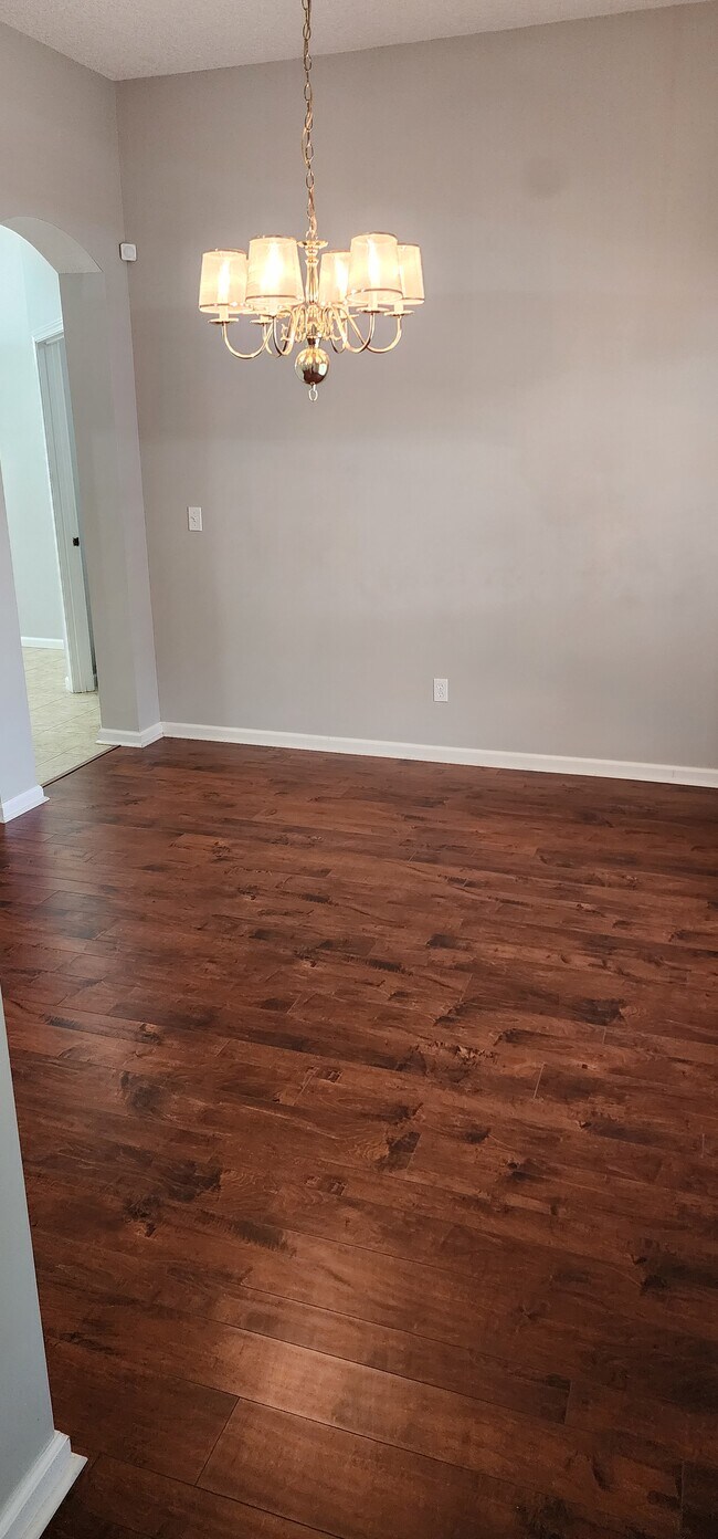 Building Photo - 3051 Tower Oaks Dr