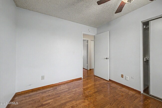 Building Photo - 1455 W Mohawk Ln