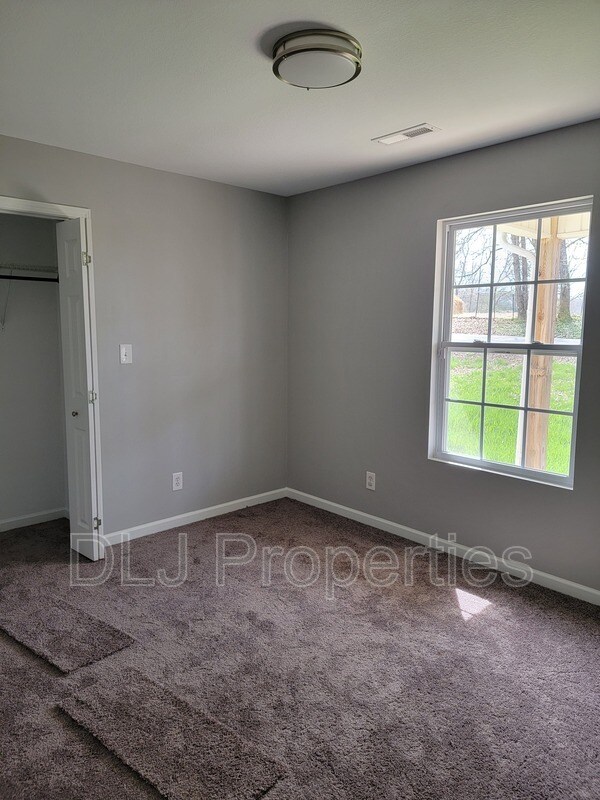 Building Photo - 1805 McCarter St