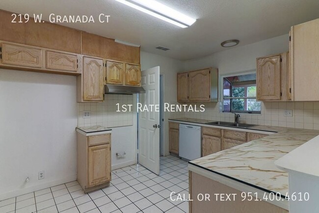 Building Photo - 219 W Granada Ct