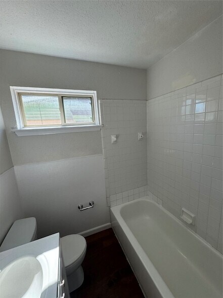 Building Photo - 3114 Healey Dr