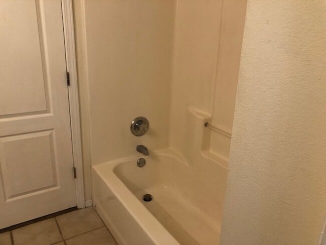 Building Photo - 3703 Eagle Crest Dr