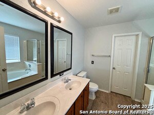 Building Photo - 7902 Oakwood Pines