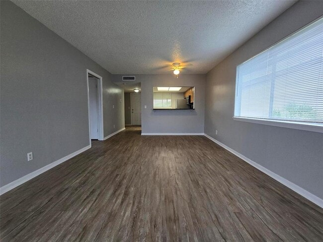 Building Photo - 6312 Newtown Cir