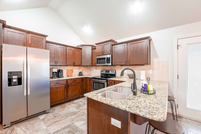 Building Photo - 967 Glass St