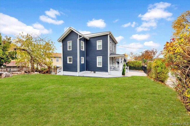 Building Photo - 75 W Kingsbridge Rd