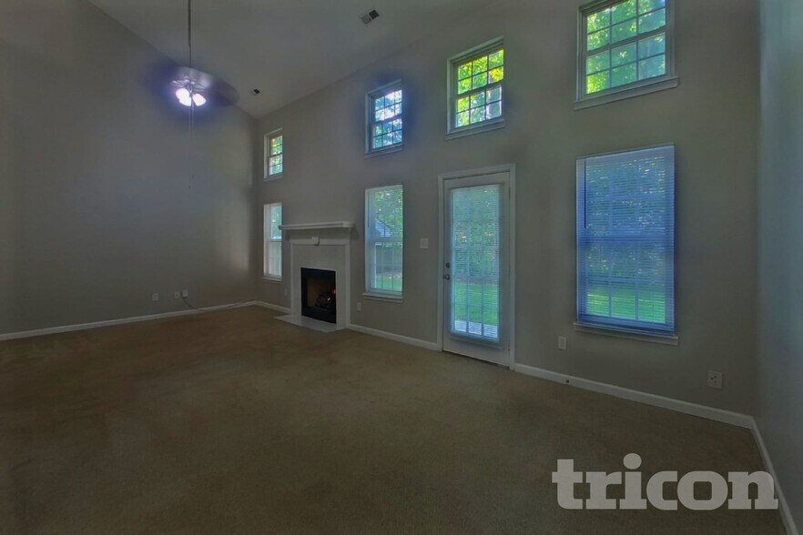 Building Photo - 6635 Autumn Gate Ln