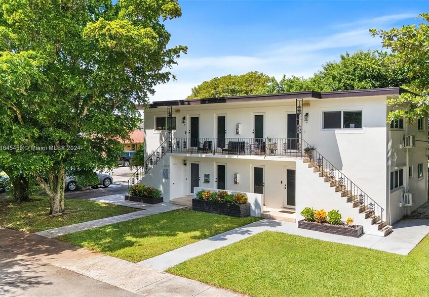 Building Photo - 1620 SW 40th Ave