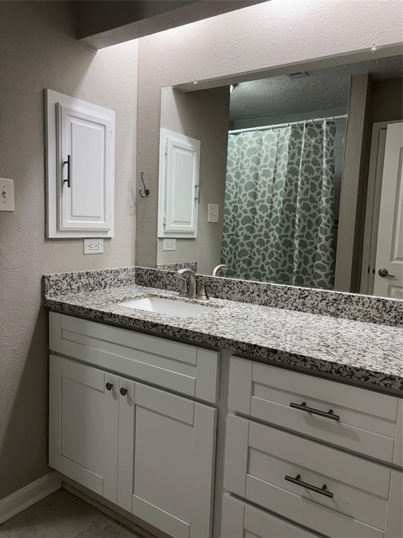 Building Photo - 15815 Whipple Tree Dr