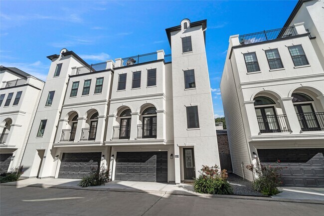 Building Photo - 3319 Beverly Frst Dr