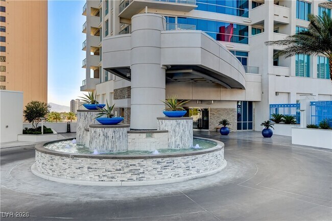 Building Photo - 2700 S Las Vegas Blvd