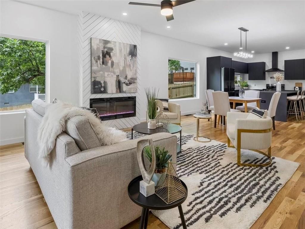 Building Photo - 1065 Hubbard St SW