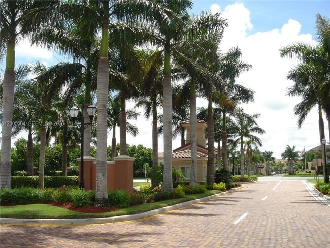 Building Photo - 4402 SW 160th Ave
