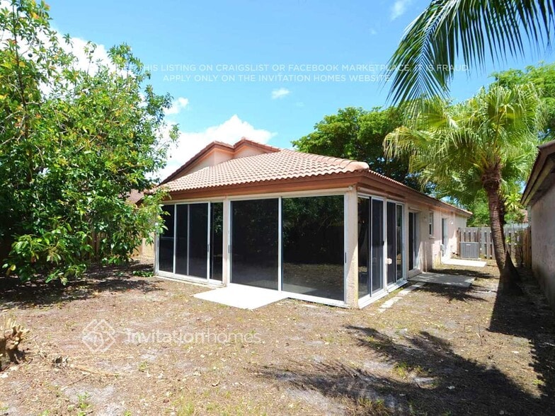 Building Photo - 5311 NW 49th Ave
