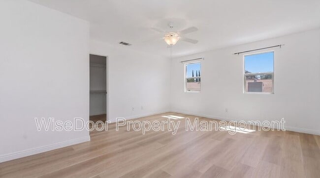 Building Photo - 1087 Waterfall Way