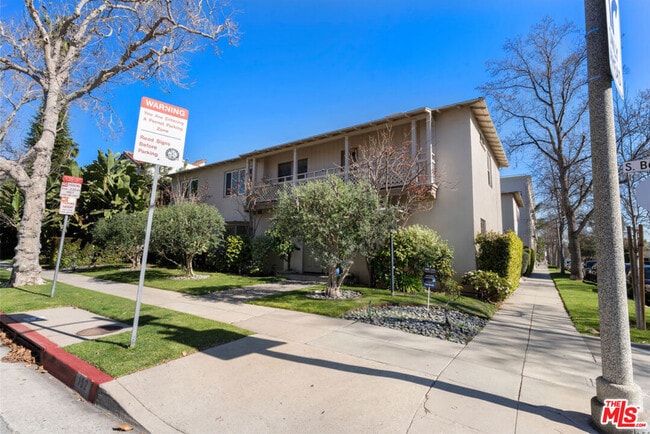 Primary Photo - 9623 Charleville Blvd