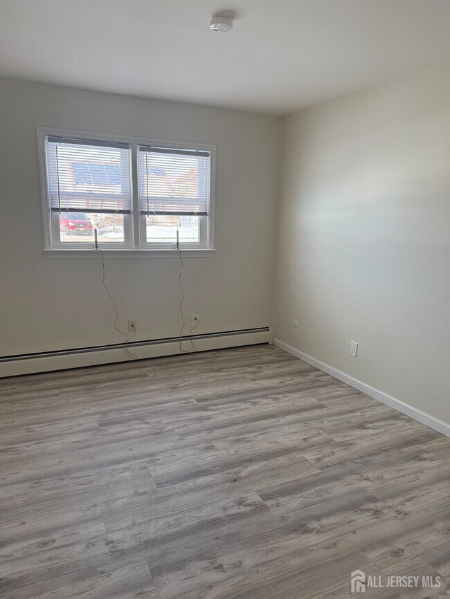 Building Photo - 729 Bordentown Ave