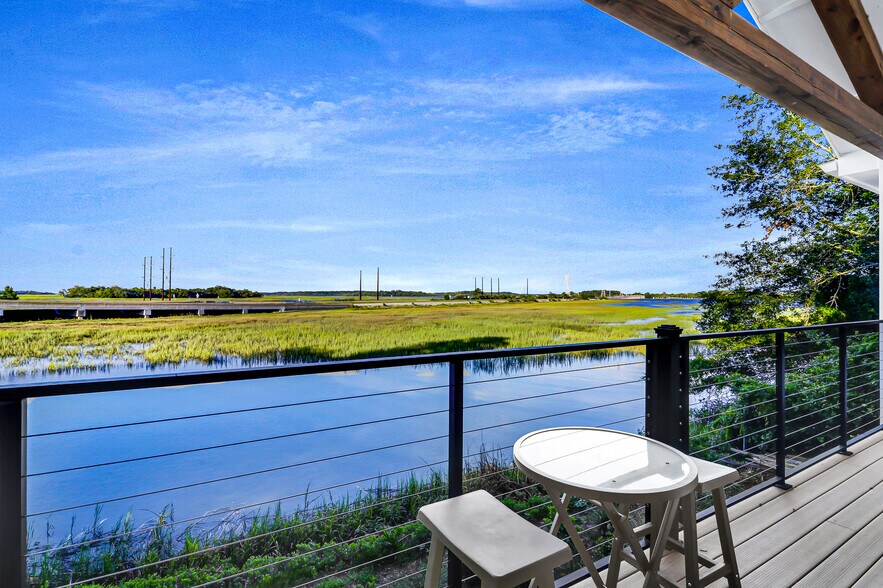 Building Photo - 17 Fording Island Road Ext