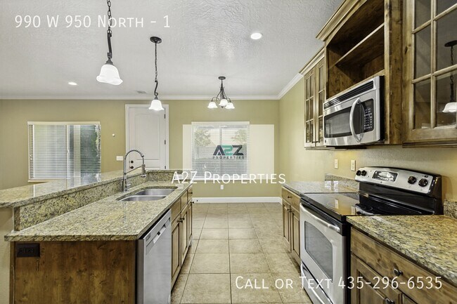 Building Photo - 990 W 950 N