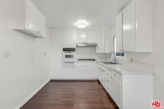 Building Photo - 2701 S Peck Ave